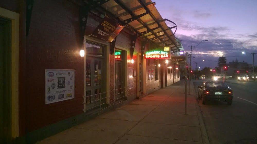 Hotel Moondyne Joe'S Fremantle Exterior foto